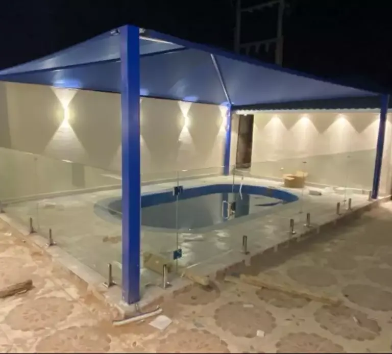 مظلات مسابح